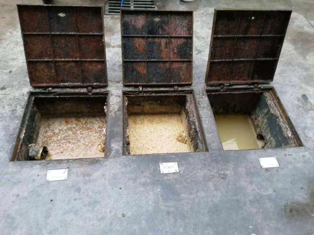赵西垸林场清理隔油池-污水池清掏
